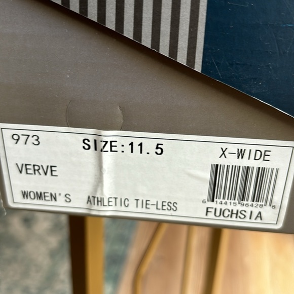 ORTHOFEET VERVE athletic tie-less athletic shoe size 11.5 xwide. New no inserts - Picture 8 of 8